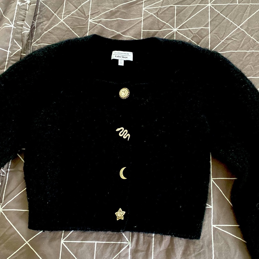 Elegant Black sweater with a beautiful bottoms